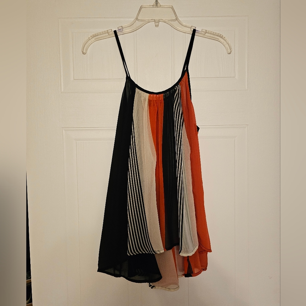Flowy top - Picture 2 of 9